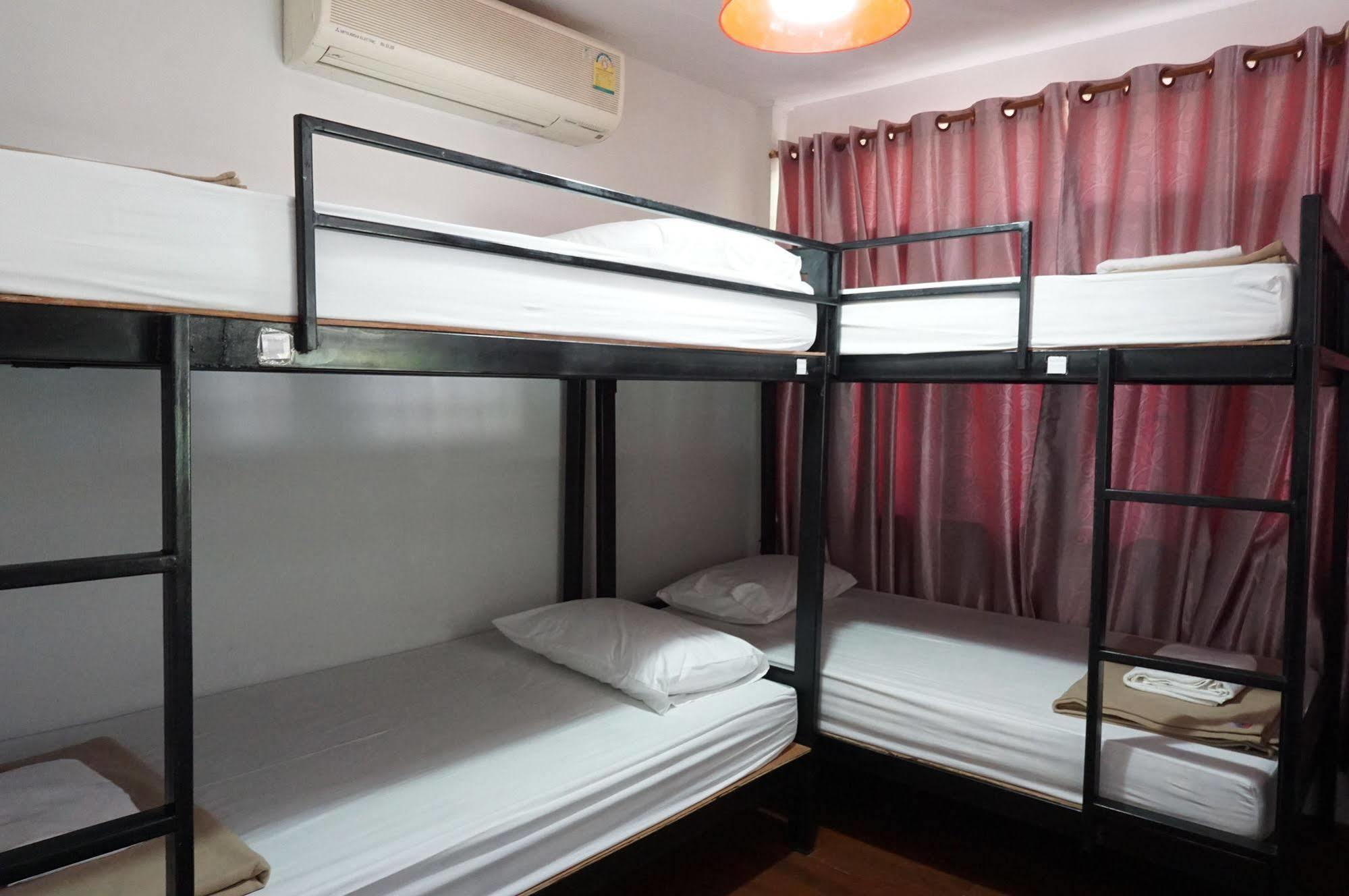 Baan Park Raak Backpacker Hostel 치앙마이 외부 사진