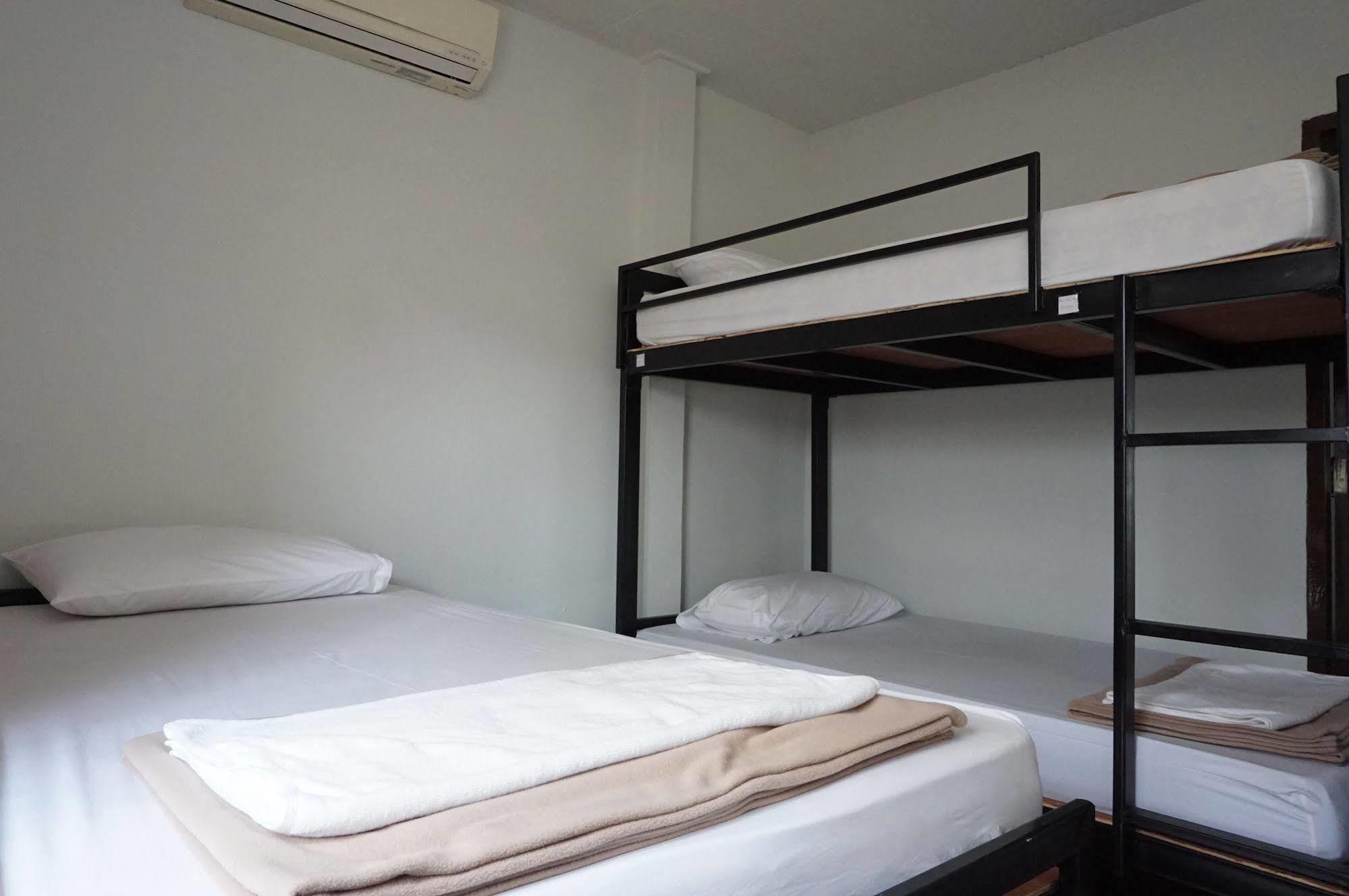 Baan Park Raak Backpacker Hostel 치앙마이 외부 사진