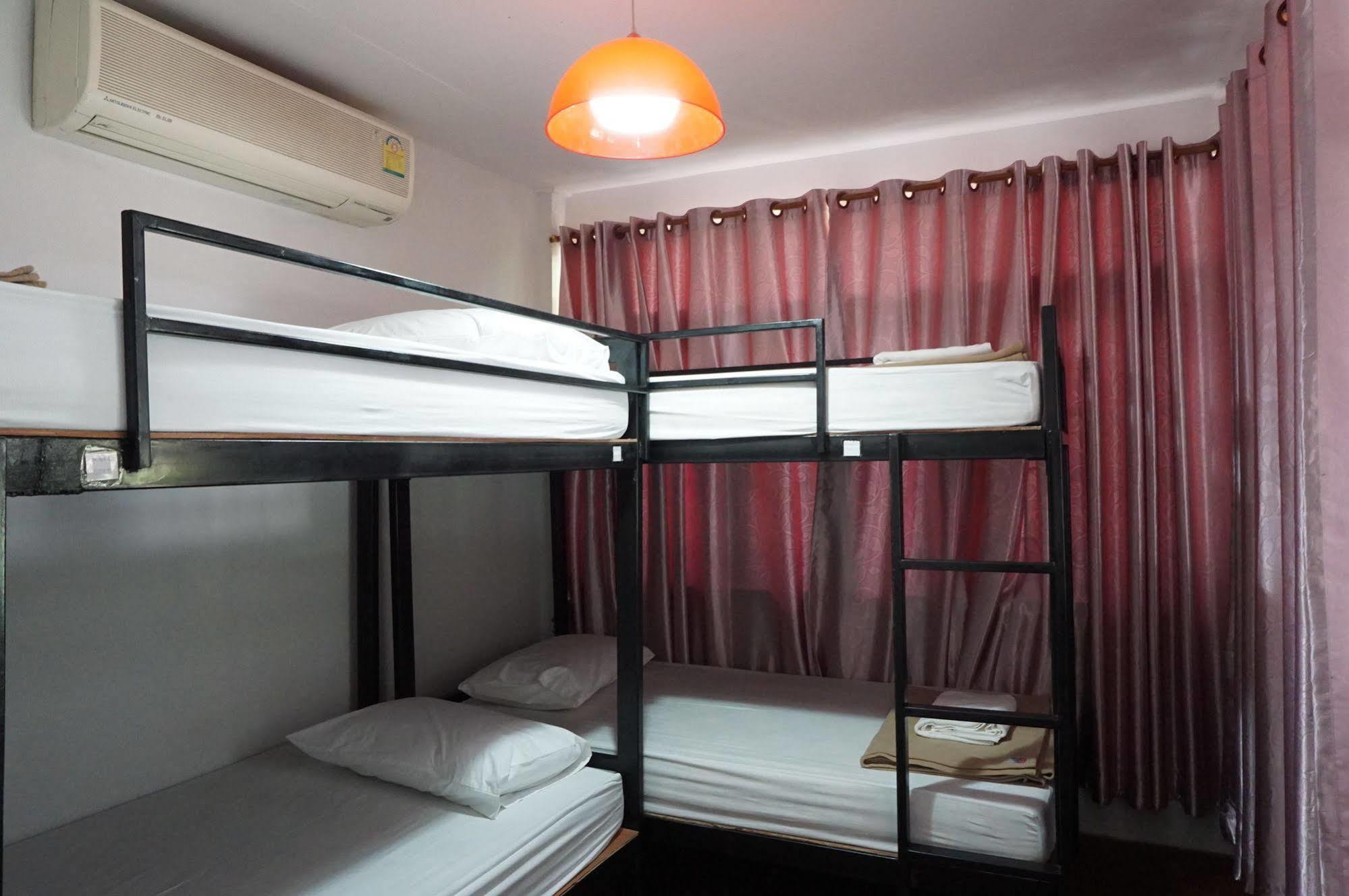 Baan Park Raak Backpacker Hostel 치앙마이 외부 사진